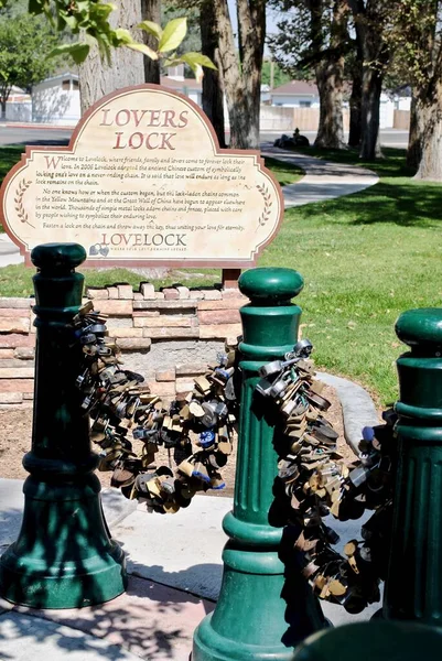 Lovelock Nevada Usa Lovers Lock Plaza Shaded Area Back Court — Stock Photo, Image