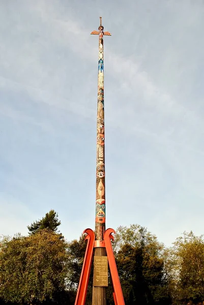McKinleyville, California: McKinleyville Totem Pole is the World\'s Tallest totem pole. Carved by Ernest Pierson and John Nelson from a single 500-year-old redwood tree in 1961.
