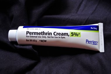 Reçeteli Permethrin Kremi. Permethrin, güncel bir ilaç ve böcek ilacıdır. İlaç olarak, uyuz ve bitlerin tedavisinde kullanılır.. 