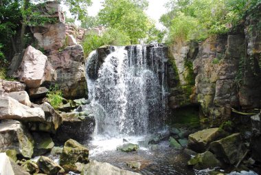 Winnewissa Falls, Minnesota 'nın güneybatısındaki Pipestone Ulusal Anıtı' nda. Katlinit, yani 