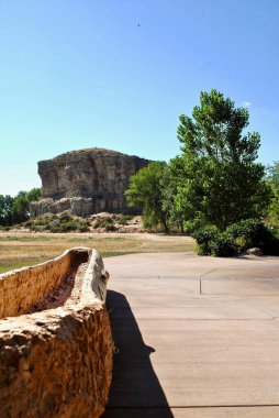 Pompey 's Sütun Ulusal Anıtı' nda kazılmış bir kano. Montana, ABD 'de bir kaya oluşumu. Kum taşı sütununda Lewis ve Clark Seferi 'nin eş başkanı William Clark' ın imzası var..