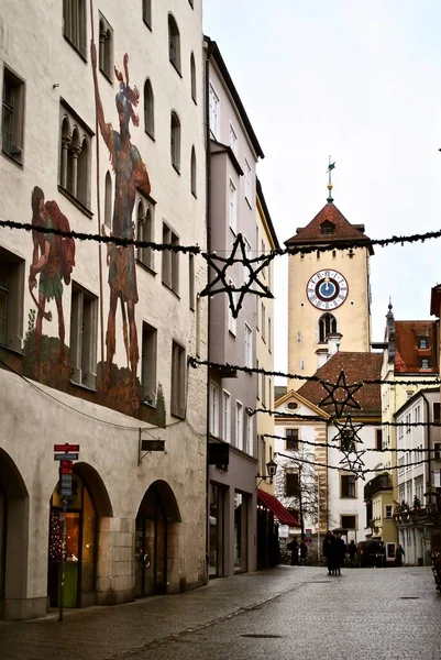 Regensburg Duitsland Goliathstrasse Goliath Street Goliathhaus Zijn Versierd Voor Kerstmis — Stockfoto