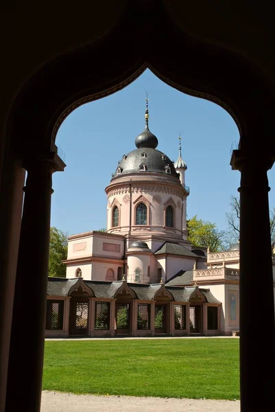 施维津根 Schwetzingen 施维津根 Schloss Schwetzingen 是德国巴登 符腾堡州的一座宫殿 清真寺 Moschee 是土耳其风格的 — 图库照片