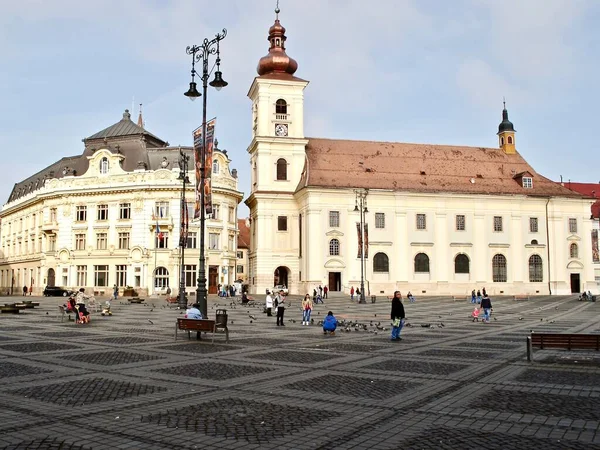 Сибиу Румыния Ратуша Primaria Sibiu Иезуитская Церковь Biserica Iezuiilor Противном — стоковое фото