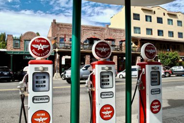 Trukee, California: Donner Pass Yolu üzerindeki Truckee şehir merkezindeki tarihi bir bina. Truckee tarihte tarihi binalarda, şehir merkezindeki antika dükkanlarda ve restoranlarda yer alıyor..