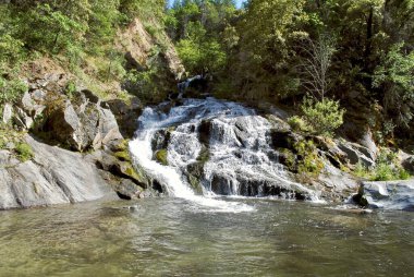 Whiskeytown Falls, Kaliforniya 'nın Whiskeytown National Recrea bölgesinde yer alan üç katlı bir şelaledir. Saklı Şelale olarak da bilinir. Bu bölge Carr Wildfire tarafından hasar gördü.. 