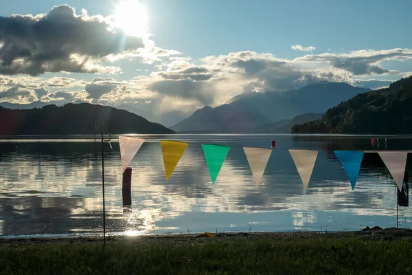 Tramonto Sul Lago Millstaetter Austria Lago Circondato Alte Alpi Superficie — Foto Stock