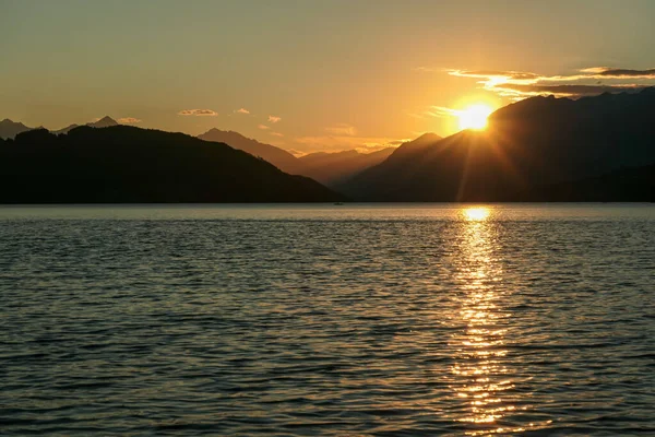 Sunset Millstaetter Lake Austria Lake Surrounded High Alps Calm Surface — Stock Photo, Image