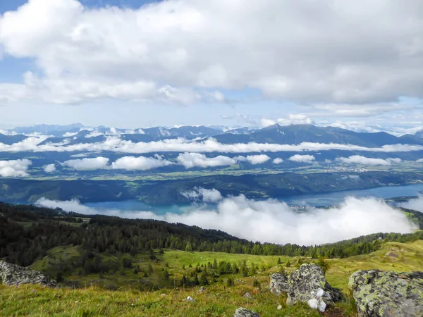 Una Vista Panorámica Del Millstaettersee Desde Granattor Los Alpes Austríacos — Foto de Stock