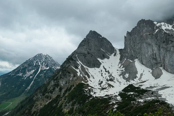 Panoramiczny Widok Alpejskie Szczyty Austrii Marsteinu Stoki Pokryte Głównie Śniegiem — Zdjęcie stockowe