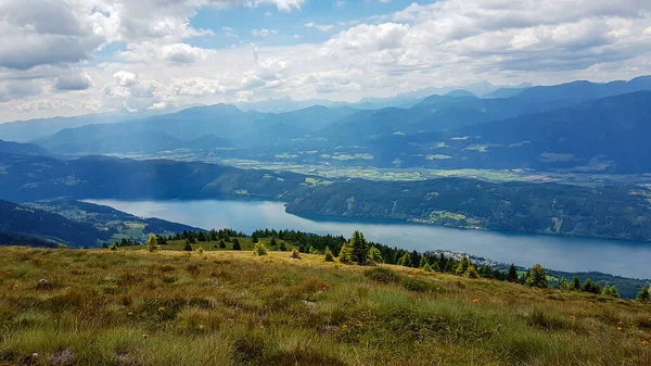Una Vista Panoramica Sul Lago Millstaettersee Granattor Nelle Alpi Austriache — Foto Stock