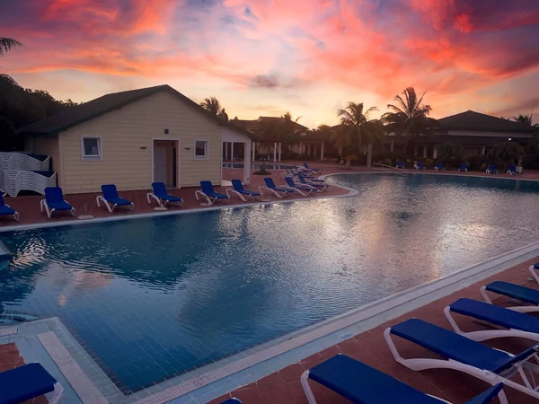 Belo Pôr Sol Sobre Piscina Cuba — Fotografia de Stock