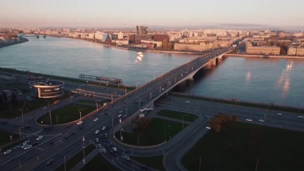 Мост Александра Невского Санкт Петербург Россия — стоковое видео