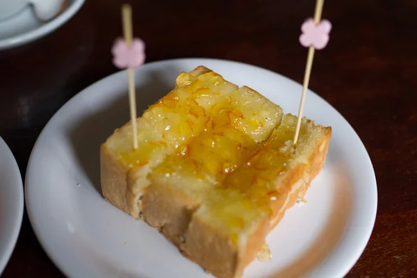 Ekmek, reçel, ananas — Stok fotoğraf