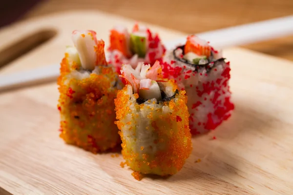 Ripieni di sushi di uova di granchio — Foto Stock