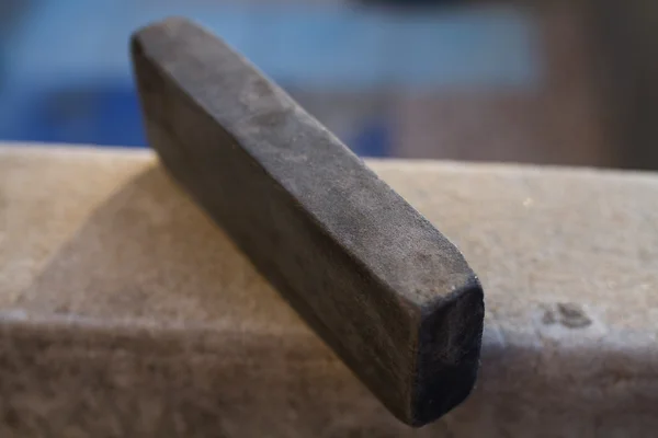 Bir mutfak bıçağı için taş.