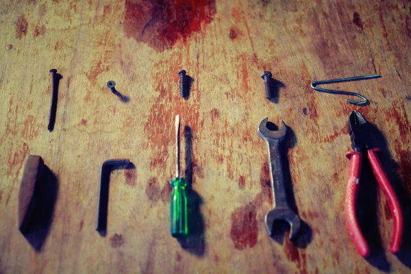 Her şeyi düzeltmek için benim eski araçlar.