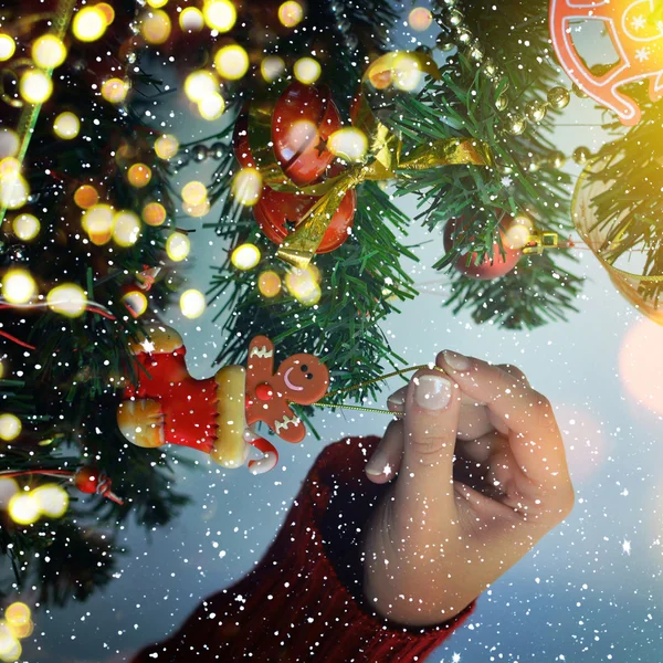 Decoración del árbol de Navidad sobre fondo brillante —  Fotos de Stock