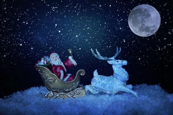 Санта-Клаус и олени — стоковое фото