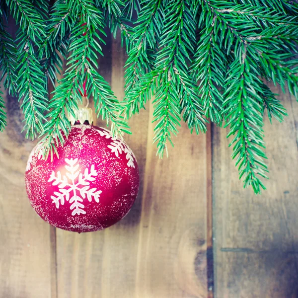 Decoração de Natal sobre fundo de madeira. — Fotografia de Stock