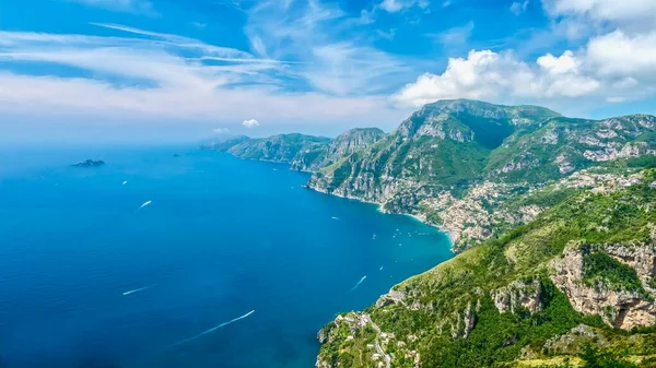 Hoge Hoek Uitzicht Prachtige Amalfikust Italië Zomer Met Levendig Blauw — Stockfoto