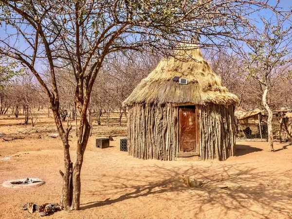 Ein Traditionelles Afrikanisches Haus Ländlichen Namibia Kombiniert Mit Moderner Technik — Stockfoto