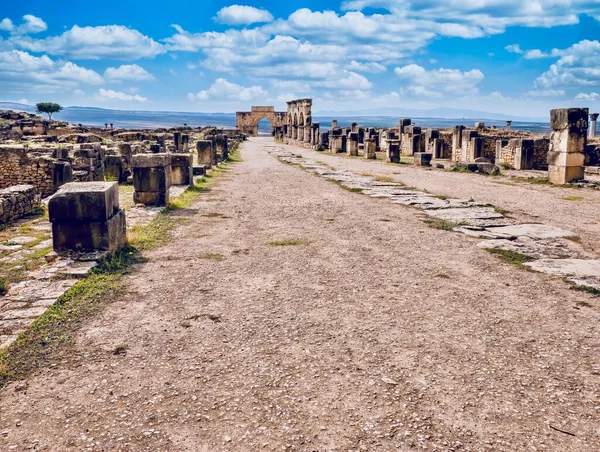 Yüzyıl Zafer Kemeri Giden Yol Fas Taki Antik Roma Şehri — Stok fotoğraf