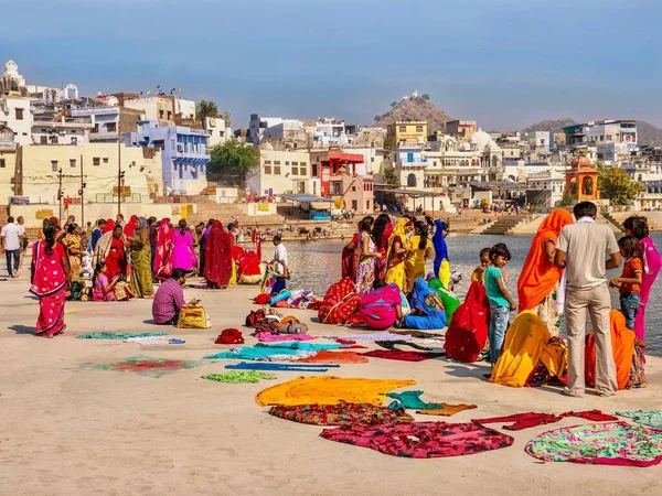 Pushkar Indien November 2015 Visar Indiska Hinduiska Religiösa Pilgrimer Samlades — Stockfoto