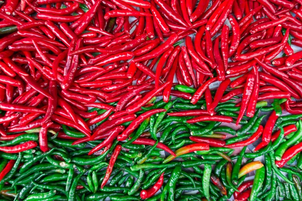 Detailní Záběr Červené Zelené Chilli Papričky Vzor — Stock fotografie