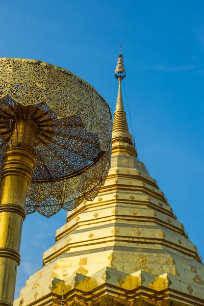 Golden pagoda wat Phra That Doi Suthep Chiangmai Tailandia —  Fotos de Stock