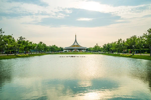 暮光之城馆具有里程碑意义的拉玛九公共御园，曼谷，泰国 — 图库照片