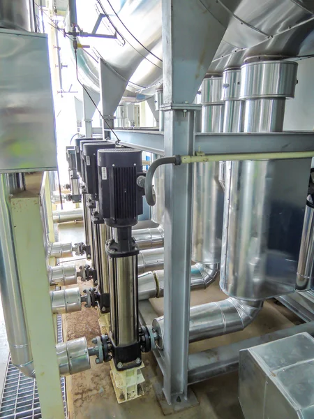 Процес Котельні сталеві труби парові гарячі води в приміщенні для промисловості . — стокове фото