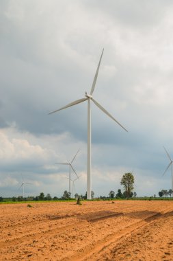 Rüzgar türbinleri elektrik alanı, tüm tarım ekimi Tayland'da üretmek