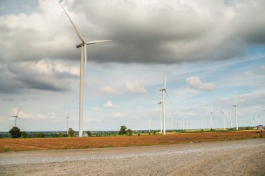 Rüzgar türbinleri elektrik alanı, tüm tarım ekimi Tayland'da üretmek