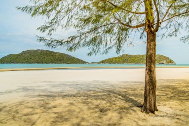 Dağ deniz Prachuab Kiri Khan Phraya Nakhon yakınındaki mağara Tayland
