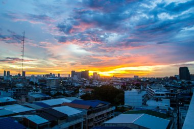 Günbatımı gökyüzü Twilight görünümü bangkok şehir.