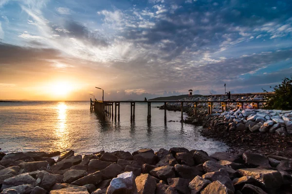 Sunrise моря в Кхао Лаем я Національний парк, Rayong — стокове фото