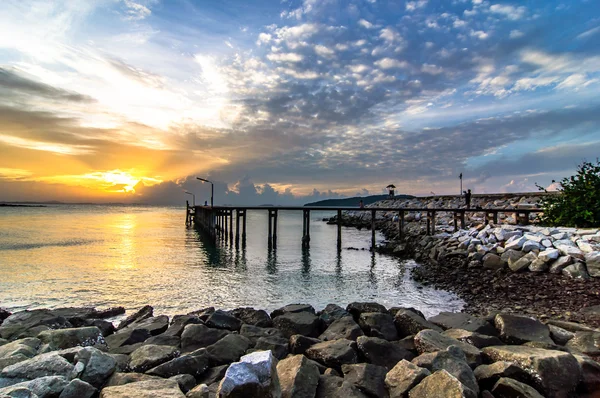 Sonnenaufgang Meer am Khao Laem ya Nationalpark — Stockfoto