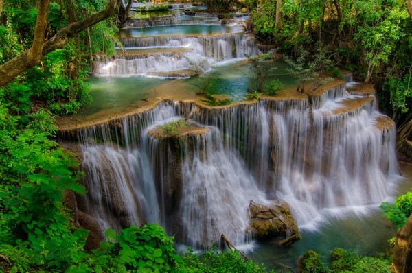 Huay Mae Kamin vattenfall National Park, Kanchanaburi, Thailand — Stockfoto