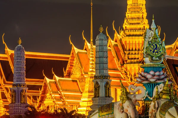 暮光之城殿的翡翠佛玉佛寺的曼谷，泰国. — 图库照片