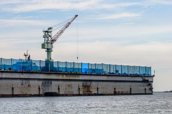 Γερανός πλοία στη θάλασσα λιμάνι Laemchabang, Ταϊλάνδη — Φωτογραφία Αρχείου