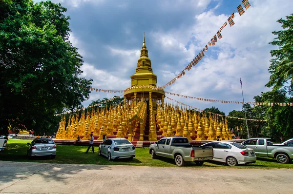 NAKHON NAYOK, THAILAND-NOVEMVER 22,2015: Wat Pa bright merit In thThailand on Novemver 22,2015 in Nakhon Nayok Thailand . — стоковое фото