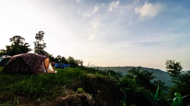 Схід сонця в тап Lan національної Park(pha-kep-tawan) Уповільнена зйомка — стокове відео