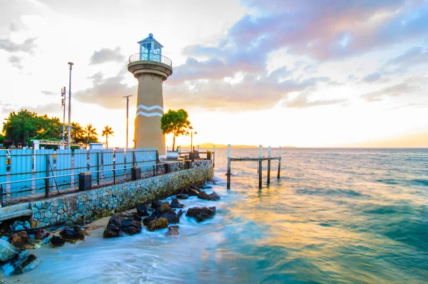 Sonnenuntergang Blick auf das Meer bei pratumnak, pattaya — Stockfoto