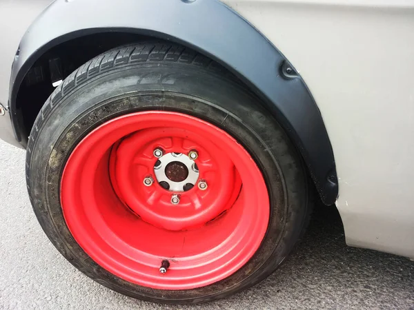 Özel Tekerlekli Araba Geniş Kırmızı Jilet Otomatik Akort — Stok fotoğraf