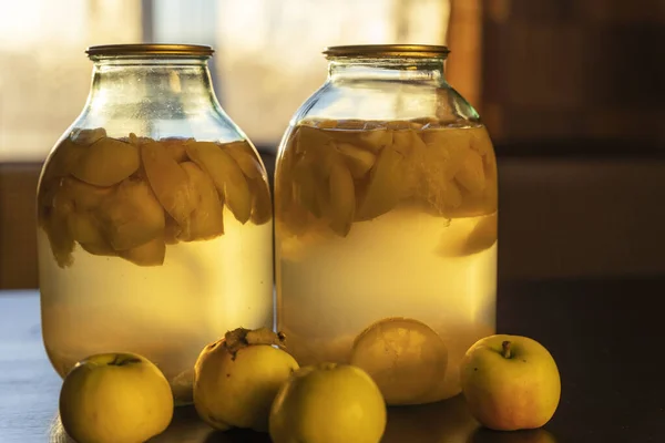 Compote Pommes Dans Des Bocaux Verre Sur Table Cuisine Lumière — Photo