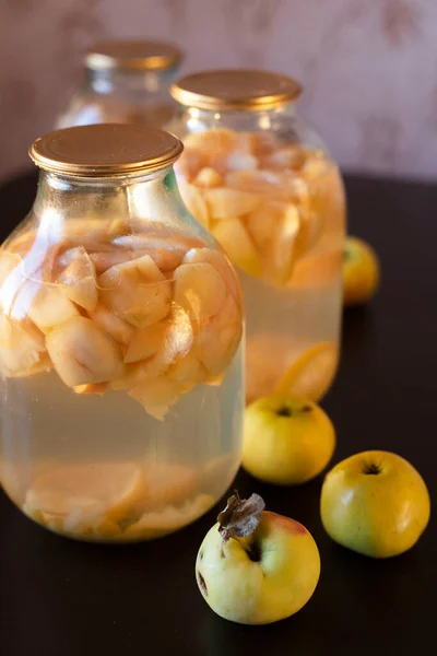 Compote Pommes Dans Des Bocaux Verre Sur Table Cuisine Lumière — Photo