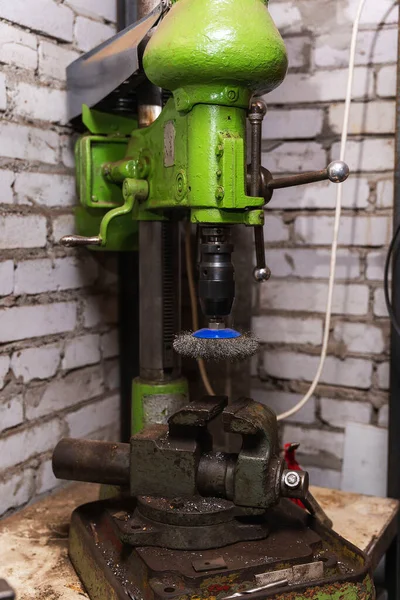 Uma Antiga Máquina Perfuração Confiável Oficina Metalurgia Máquinas Ferramentas Corneta — Fotografia de Stock