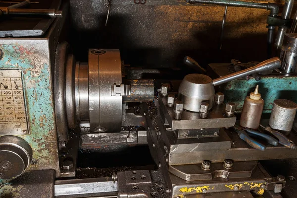 Torno Metal Velho Oficina Metalurgia Máquinas Ferramentas — Fotografia de Stock