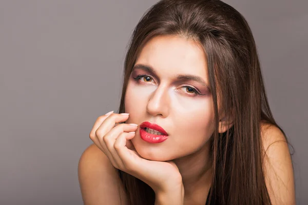 Retrato de una hermosa chica — Foto de Stock